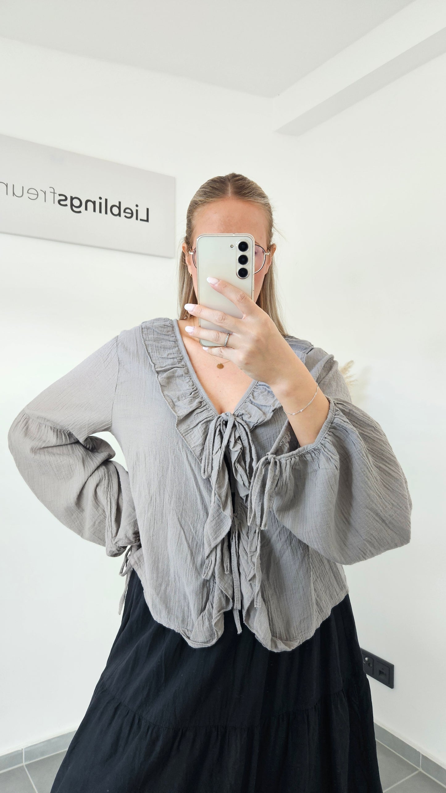 Musselin-Bluse mit Volants taupe