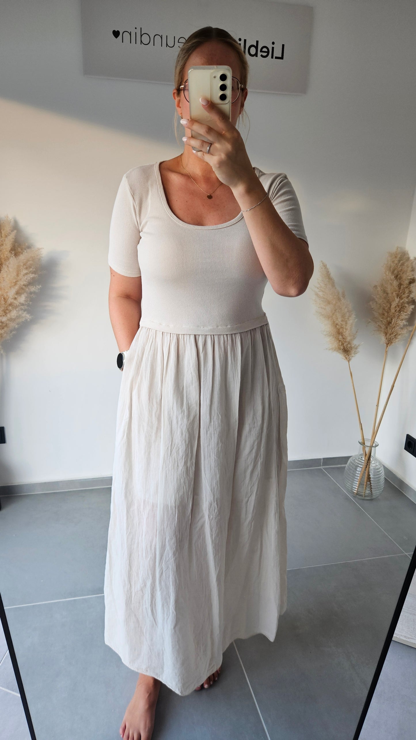 Kleid Juana Beige