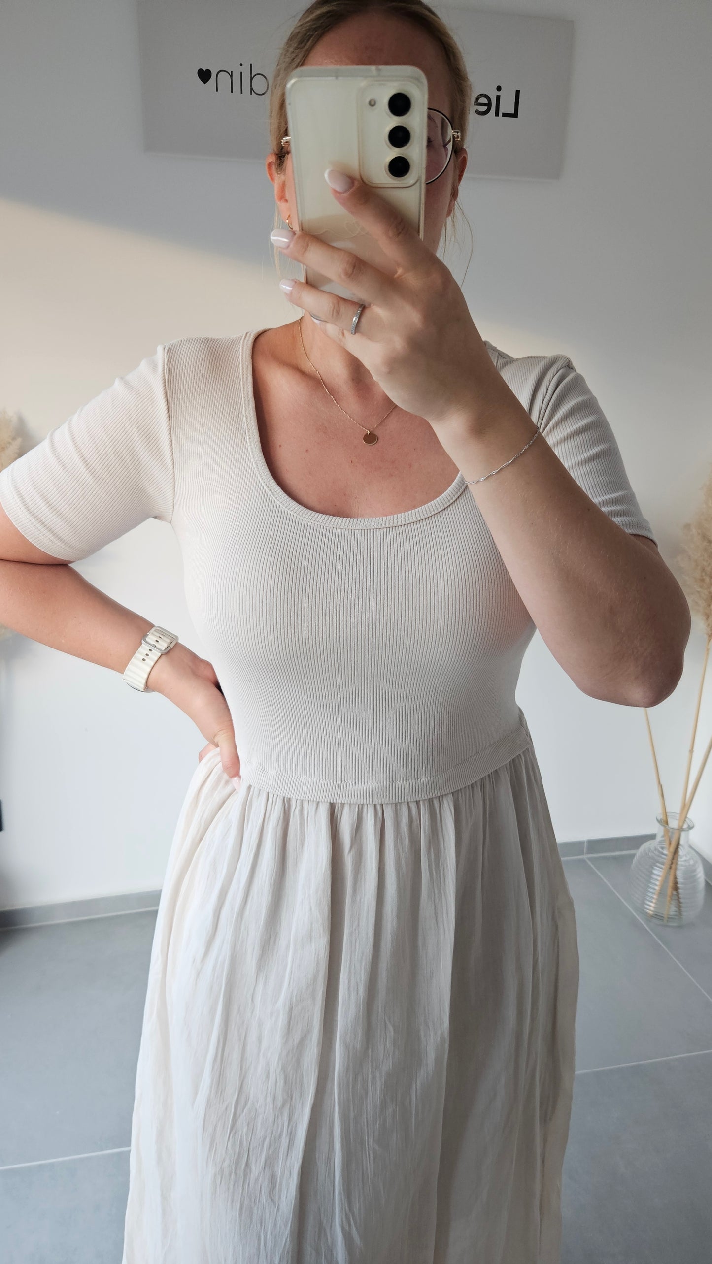 Kleid Juana Beige